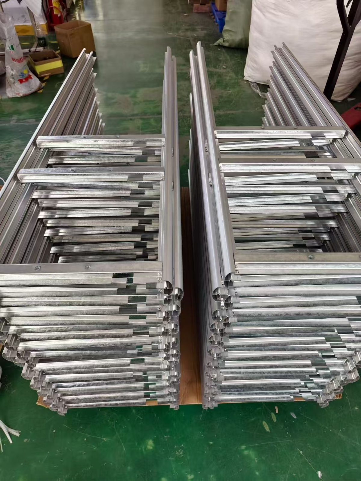 Aluminum extrusion brackets for solar street light poles — Solarens factory raw material QC